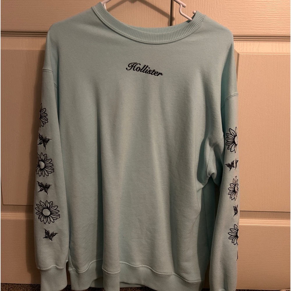 Hollister crewneck